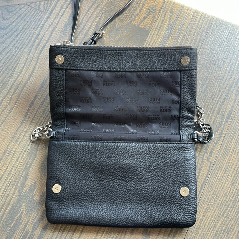 Women’s Michael Kors Black/Gray/White Leather Crossbody Clutch Bag